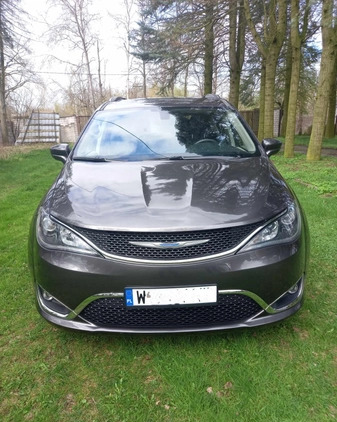 Chrysler Pacifica cena 98000 przebieg: 77931, rok produkcji 2018 z Warszawa małe 121